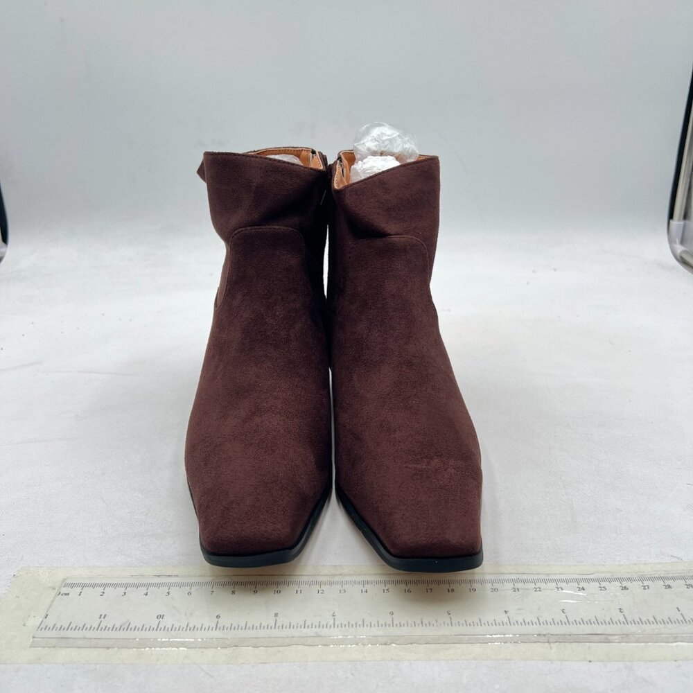 Elegant Brown Ankle Boots - Picture 3 of 8
